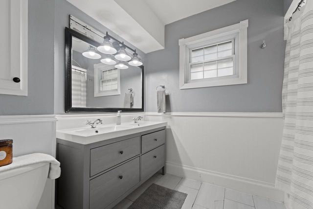424 James STREET, Burlington, WI 53105