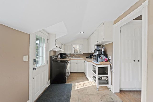 424 James STREET, Burlington, WI 53105