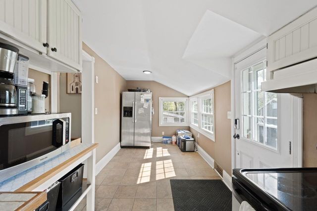 424 James STREET, Burlington, WI 53105