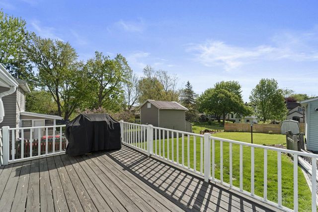 424 James STREET, Burlington, WI 53105