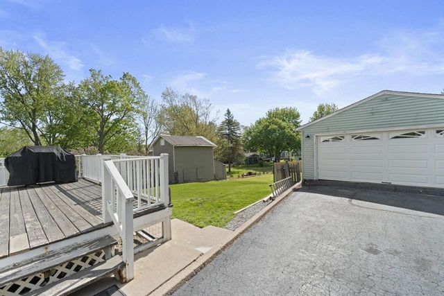 424 James STREET, Burlington, WI 53105