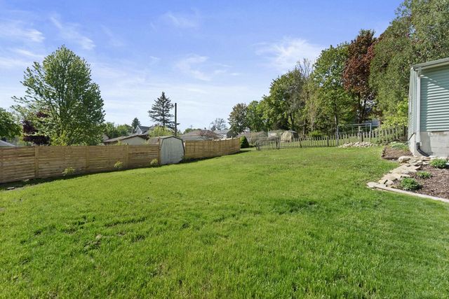 424 James STREET, Burlington, WI 53105