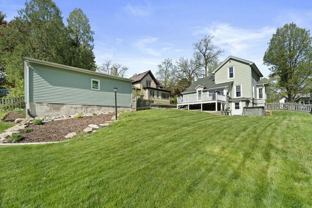 424 James STREET, Burlington, WI 53105