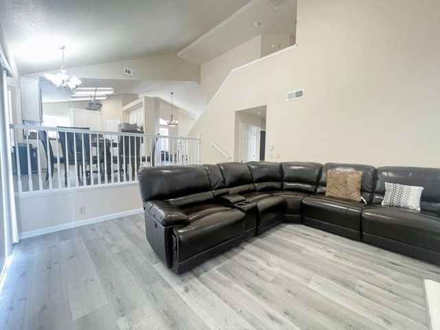 8668 Gossamer Way, Elk Grove, CA 95624