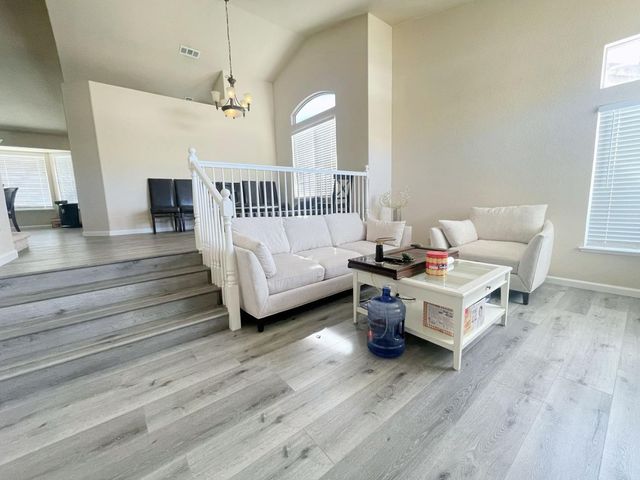 8668 Gossamer Way, Elk Grove, CA 95624