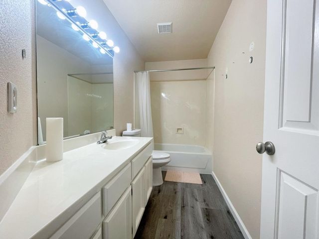 8668 Gossamer Way, Elk Grove, CA 95624