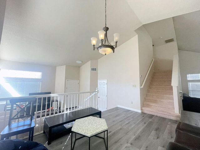 8668 Gossamer Way, Elk Grove, CA 95624