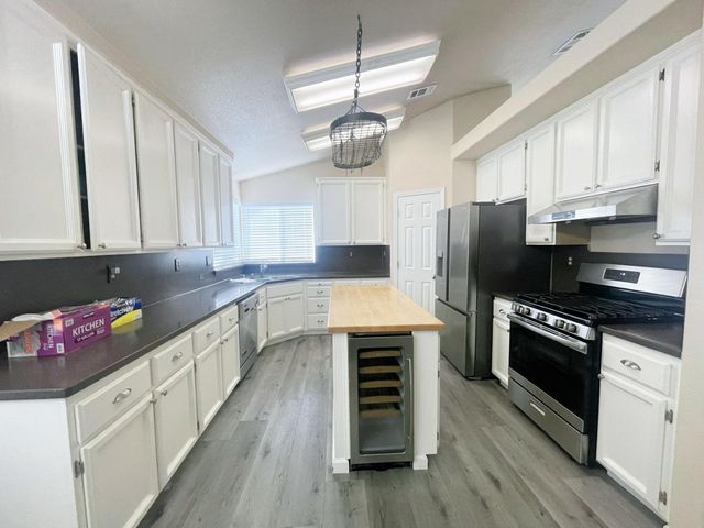 8668 Gossamer Way, Elk Grove, CA 95624