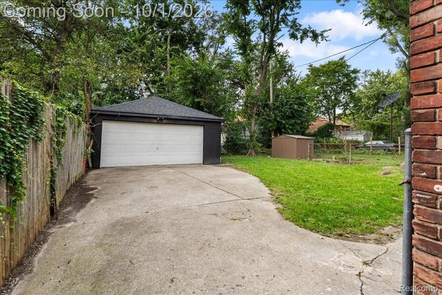 16533 Harlow Street, Detroit, MI 48235
