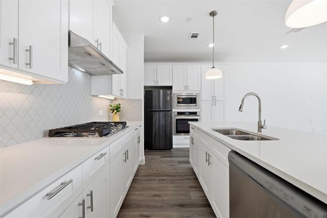 5653 Woodlands Drive, The Colony, TX 75056