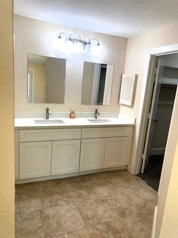 16010 Vista Del Mar Drive, Houston, TX 77083