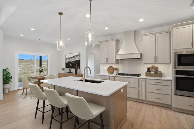 2700 EASLEY CABIN CIR, Columbia, MO 65201