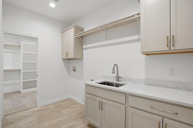 2700 EASLEY CABIN CIR, Columbia, MO 65201