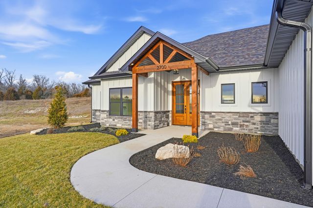 2700 EASLEY CABIN CIR, Columbia, MO 65201