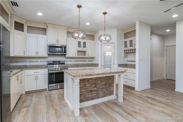 1927 Sunset Drive, Mission, TX 78572