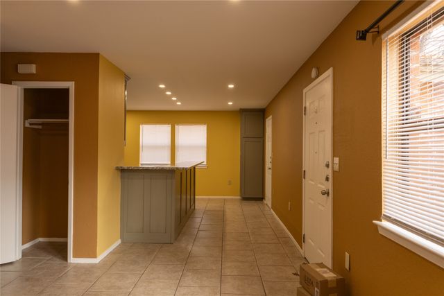 4938 Blue Water Circle, Granbury, TX 76049