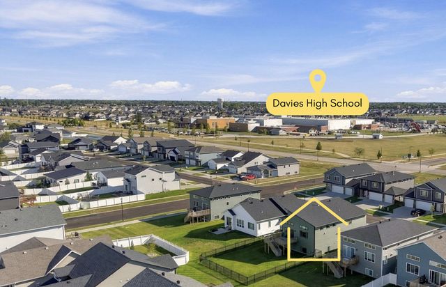 7327 Madelyn Lane S, Fargo, ND 58104