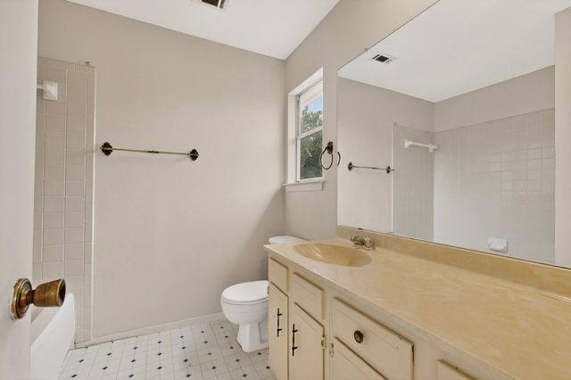 8211 Gallatin DR, Austin, TX 78736