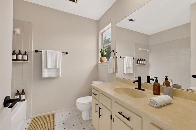 8211 Gallatin DR, Austin, TX 78736