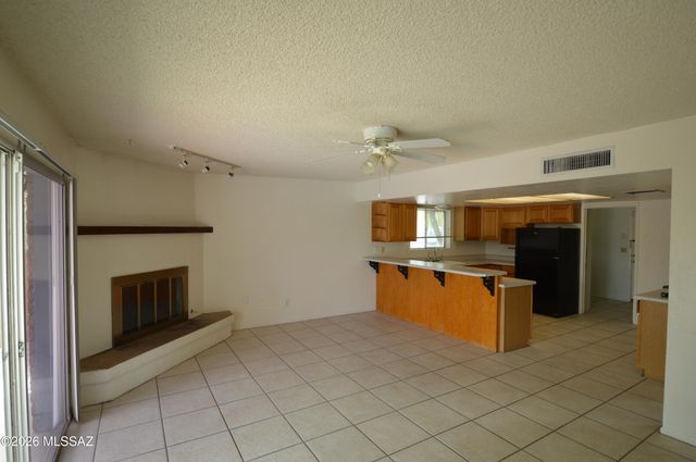 7722 E Knollwood Circle, Tucson, AZ 85750
