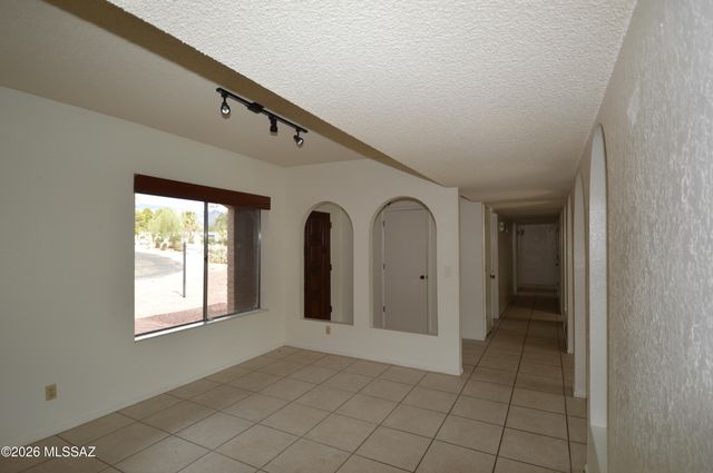 7722 E Knollwood Circle, Tucson, AZ 85750