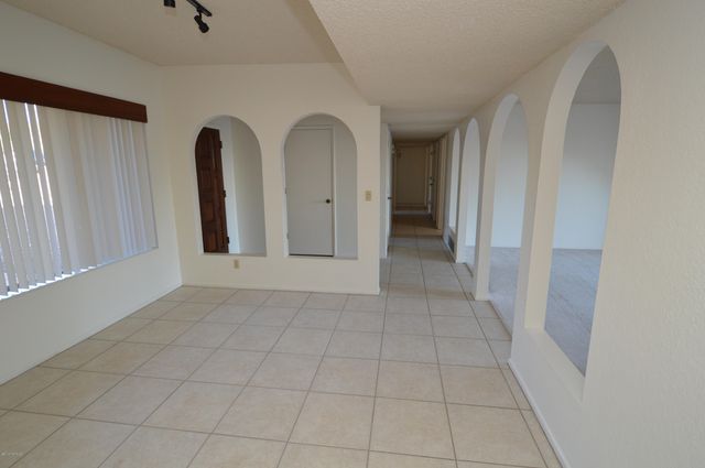 7722 E Knollwood Circle, Tucson, AZ 85750