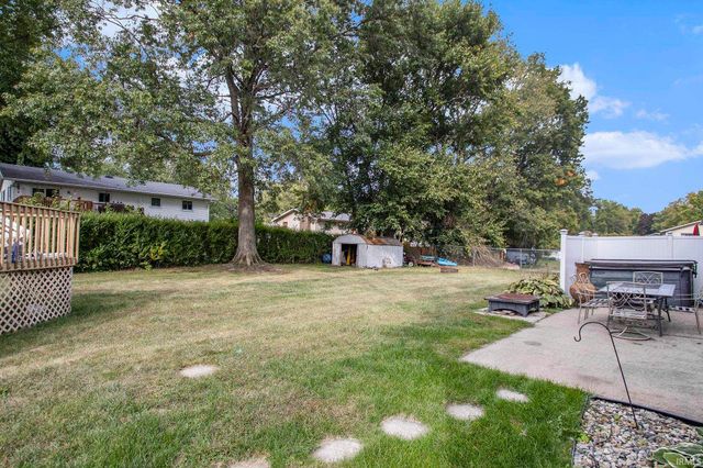 26851 Sturdy Oak Drive, Elkhart, IN 46514