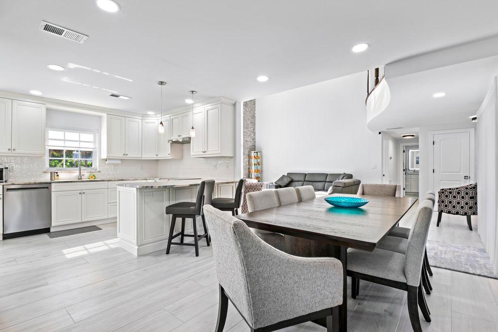 Image 11 of property listing at 1299 S Ocean Boulevard S3, Boca Raton, FL 33432