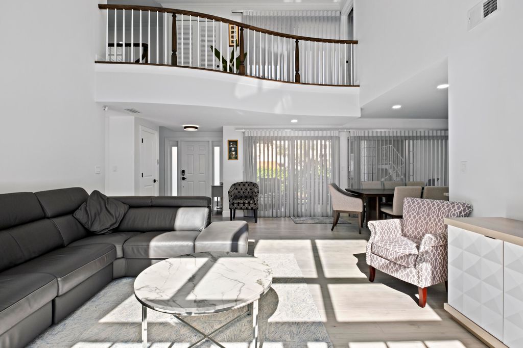 Image 12 of property listing at 1299 S Ocean Boulevard S3, Boca Raton, FL 33432