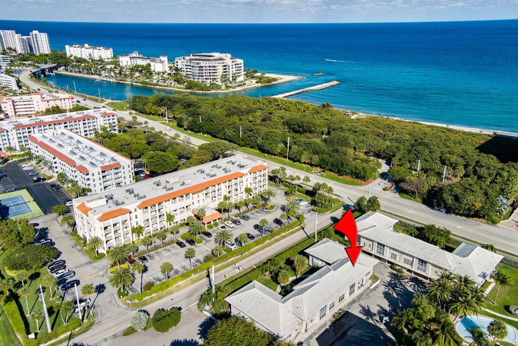 Image 4 of property listing at 1299 S Ocean Boulevard S3, Boca Raton, FL 33432