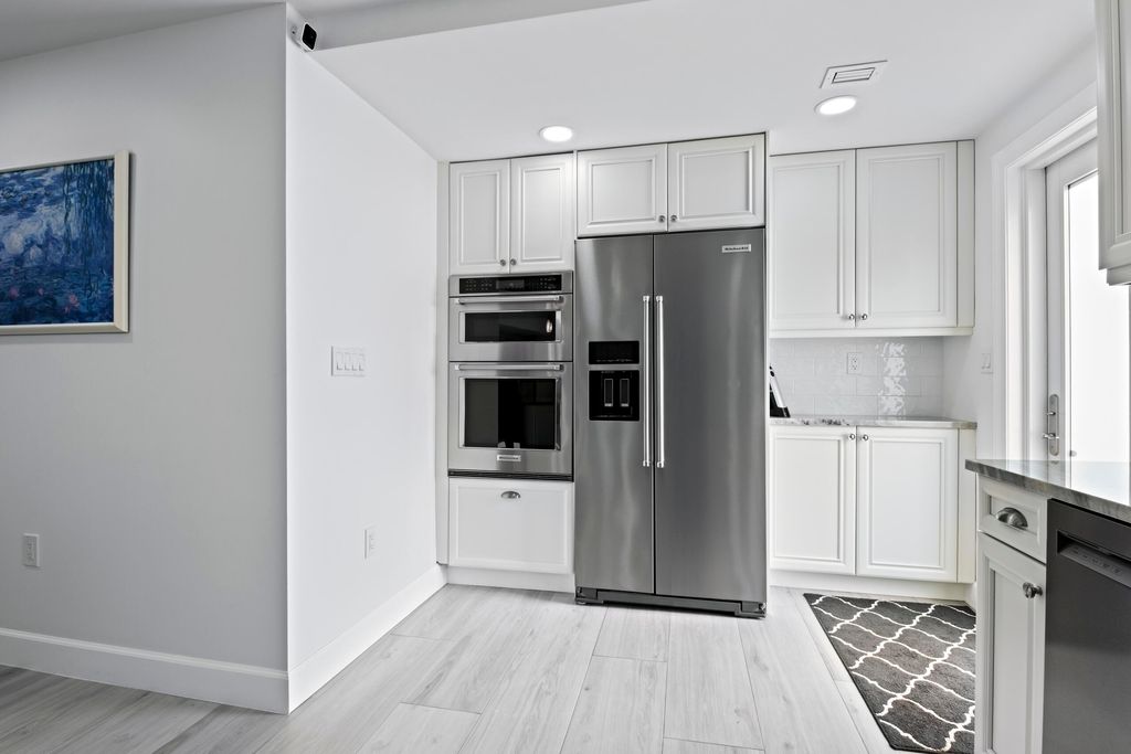 Image 9 of property listing at 1299 S Ocean Boulevard S3, Boca Raton, FL 33432