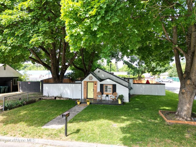 1223 N 1ST ST, Coeur D'alene, ID 83814