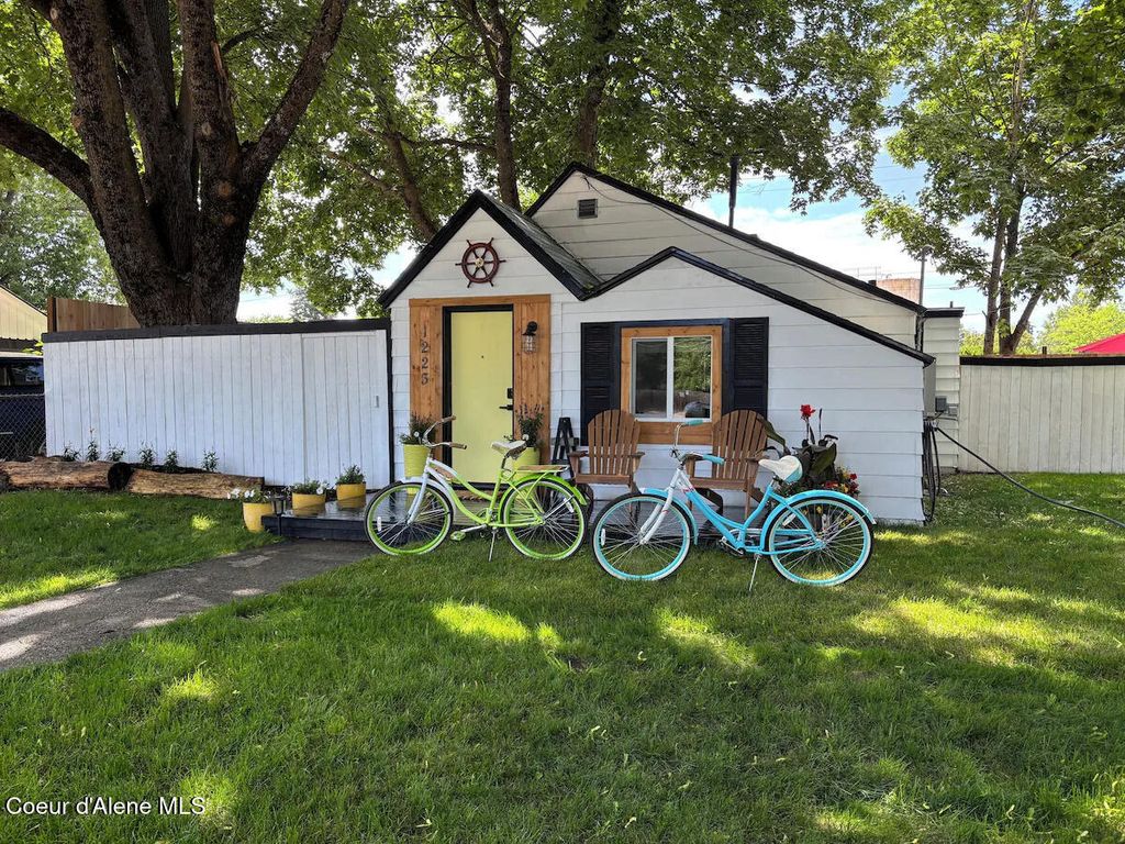 1223 N 1ST ST, Coeur D'alene, ID 83814