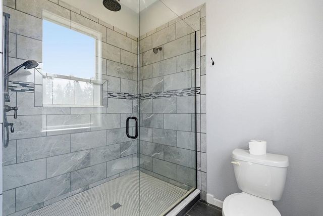 5748 Jergens Rd, Nine Mile Falls, WA 99026