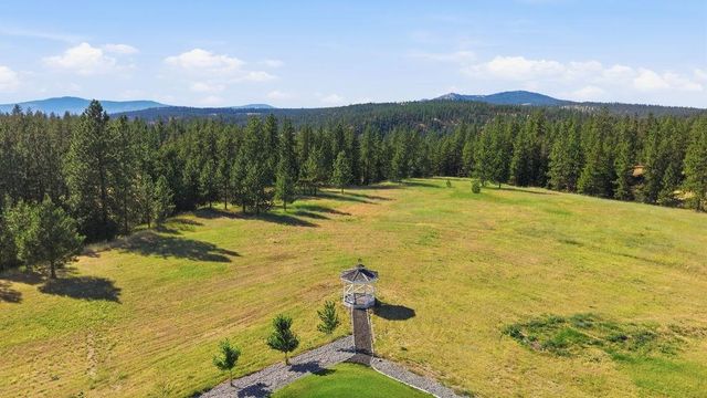5748 Jergens Rd, Nine Mile Falls, WA 99026