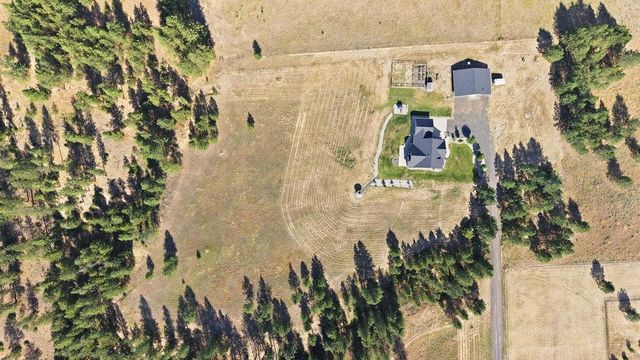 5748 Jergens Rd, Nine Mile Falls, WA 99026
