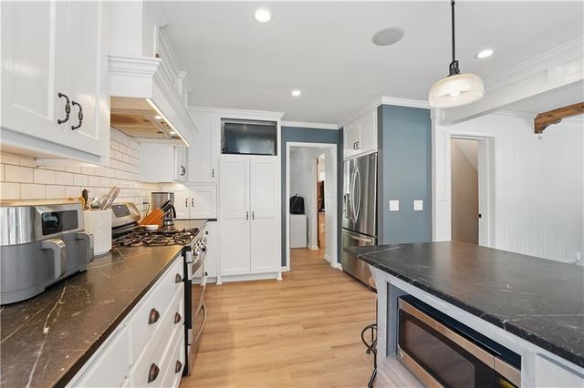 9849 Riggs Street, Overland Park, KS 66212