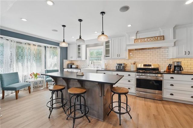 9849 Riggs Street, Overland Park, KS 66212