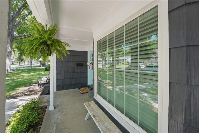 9849 Riggs Street, Overland Park, KS 66212