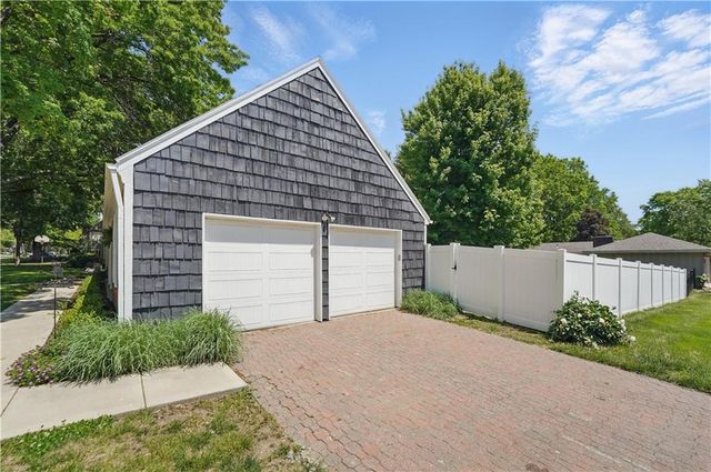 9849 Riggs Street, Overland Park, KS 66212