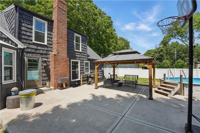 9849 Riggs Street, Overland Park, KS 66212