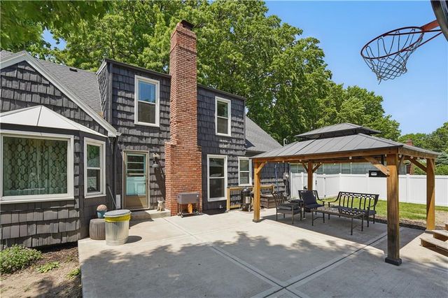 9849 Riggs Street, Overland Park, KS 66212