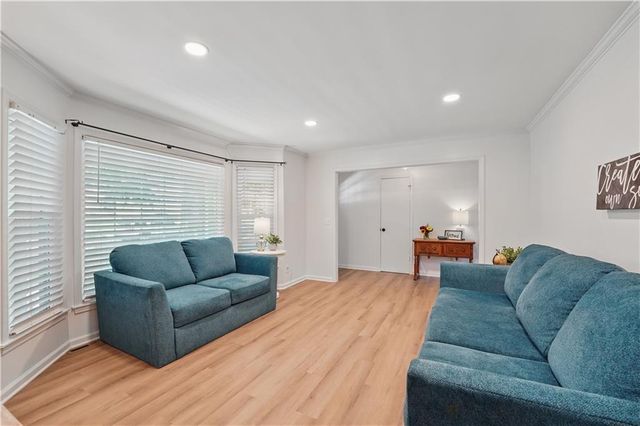 9849 Riggs Street, Overland Park, KS 66212