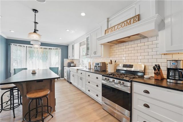 9849 Riggs Street, Overland Park, KS 66212