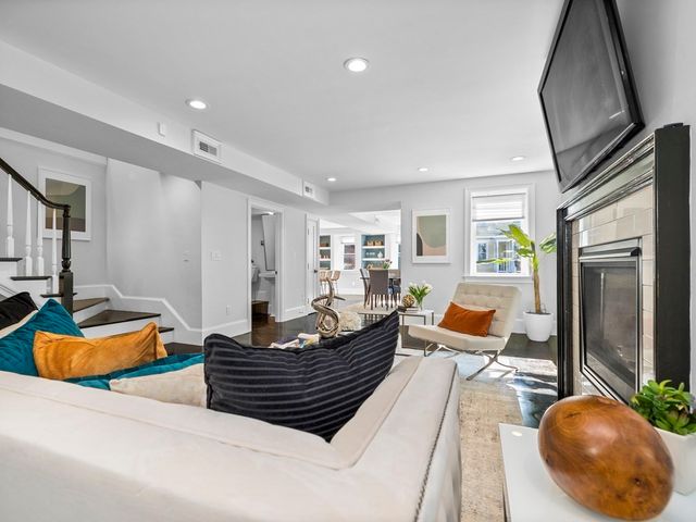 131 Centre Street, Boston, MA 02124