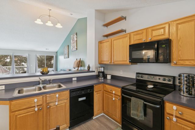 2216 Water Lilly Lane 607, Eagan, MN 55122