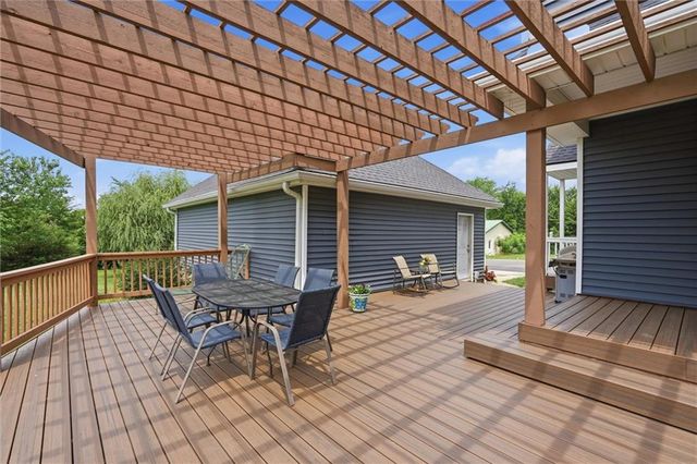 25290 Quivira Road, Louisburg, KS 66053