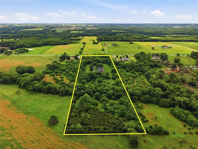 25290 Quivira Road, Louisburg, KS 66053