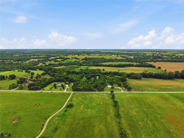 25290 Quivira Road, Louisburg, KS 66053