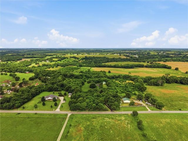 25290 Quivira Road, Louisburg, KS 66053